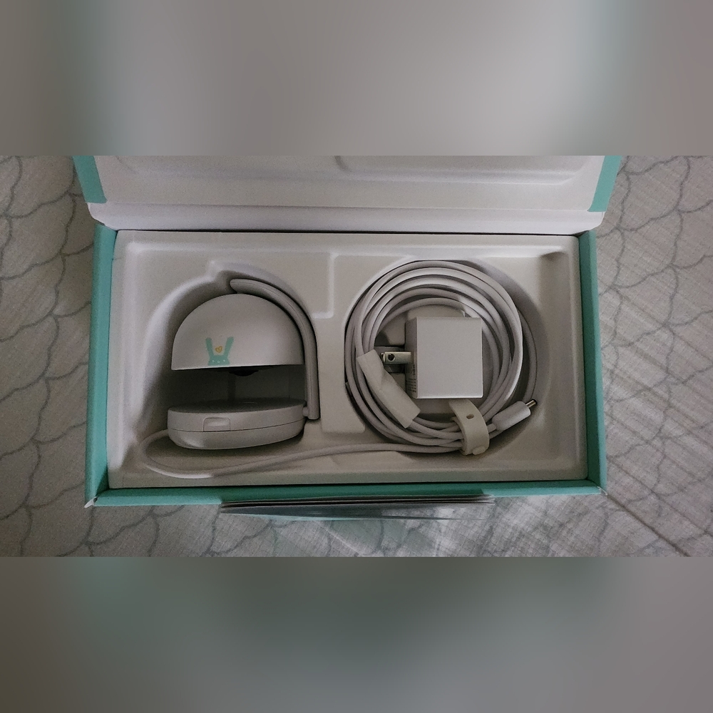Pampers Lumi baby monitor